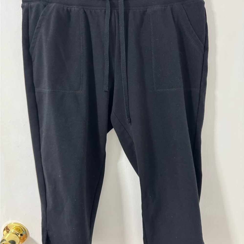 St. John Bay Black Pull On Capri Jogger pants Drawstring Waist Petite Medium